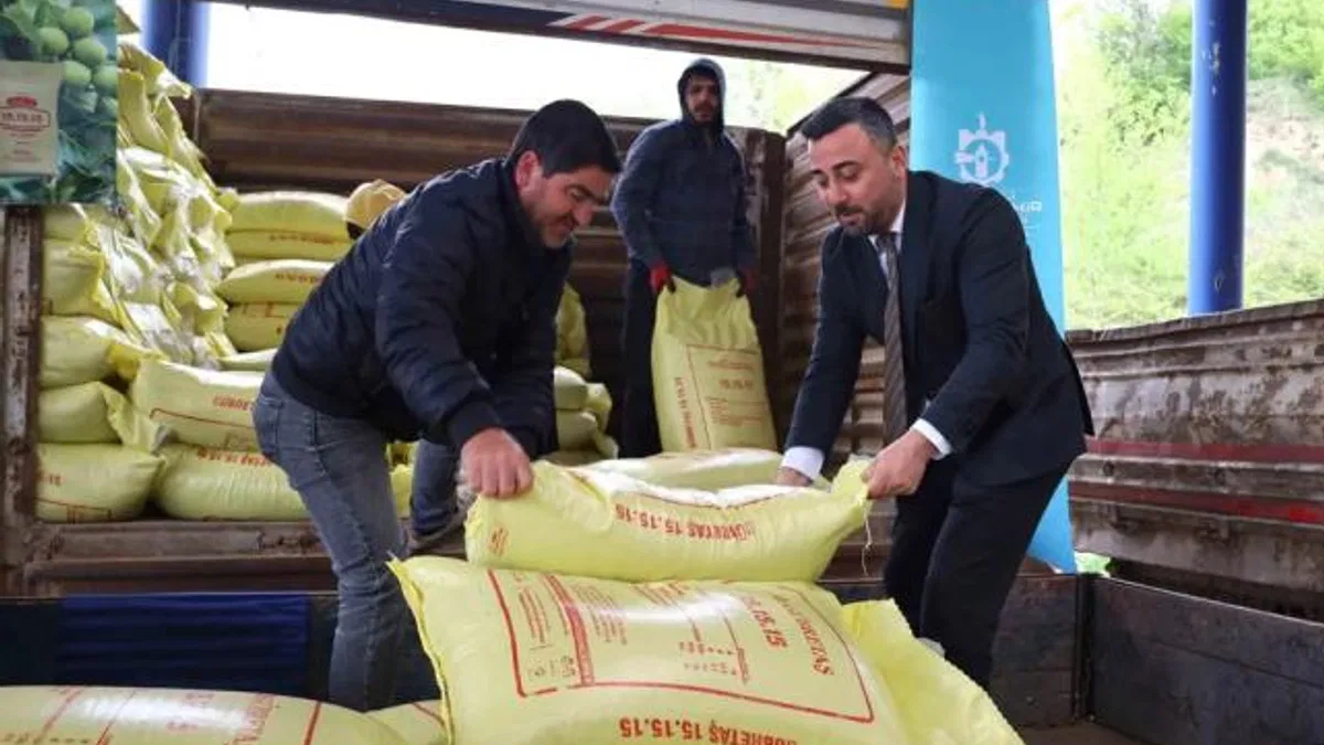 Kocaeli’den yaklaşık 2 bin üreticiye 500 ton gübre desteği
