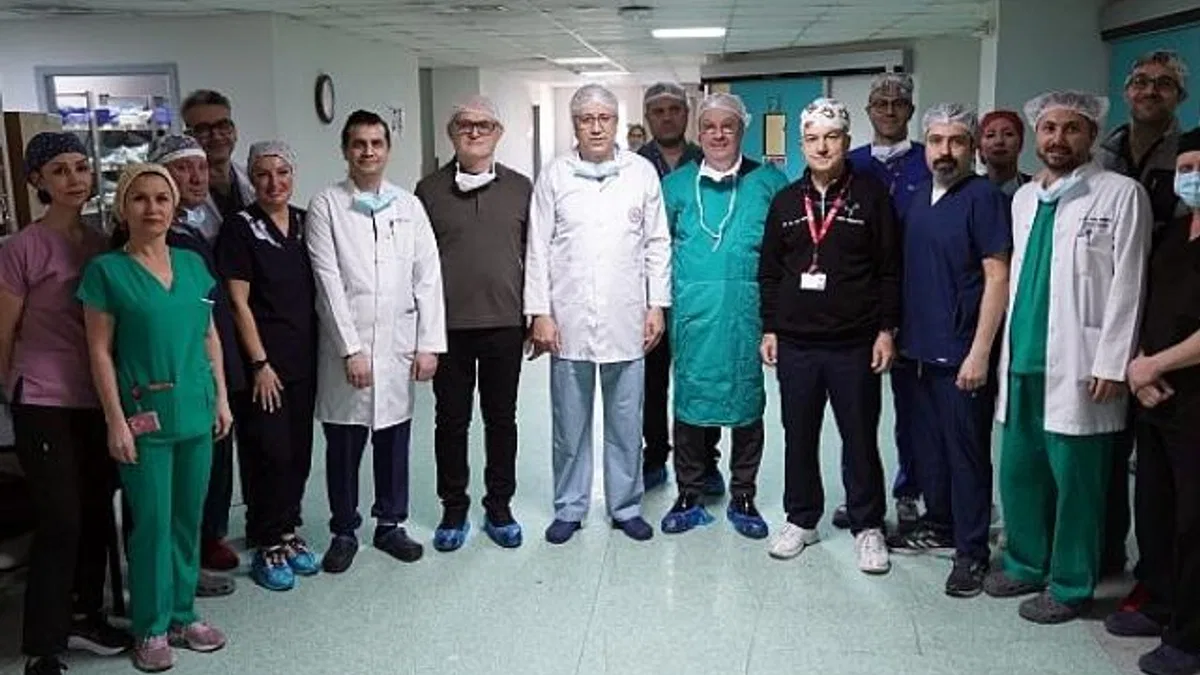 “Da Vinci X Robotik Cerrahi Sistemi”nin son jenerasyon modeli EÜTF Hastanesine kazandırıldı