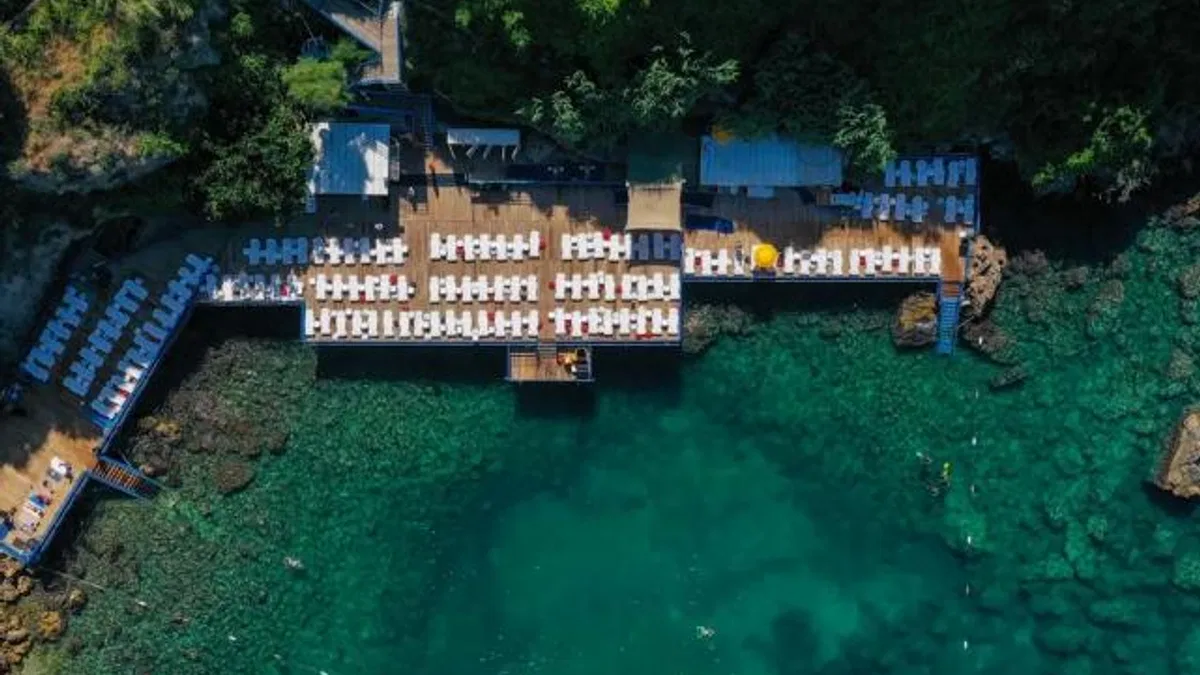 Antalya’nın falezlerinde ‘mavi’ gurur