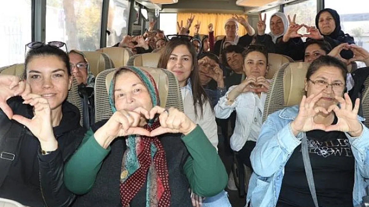Manisa Büyükşehir Kadınları Sosyal Hayatla Buluşturmaya Devam Ediyor
