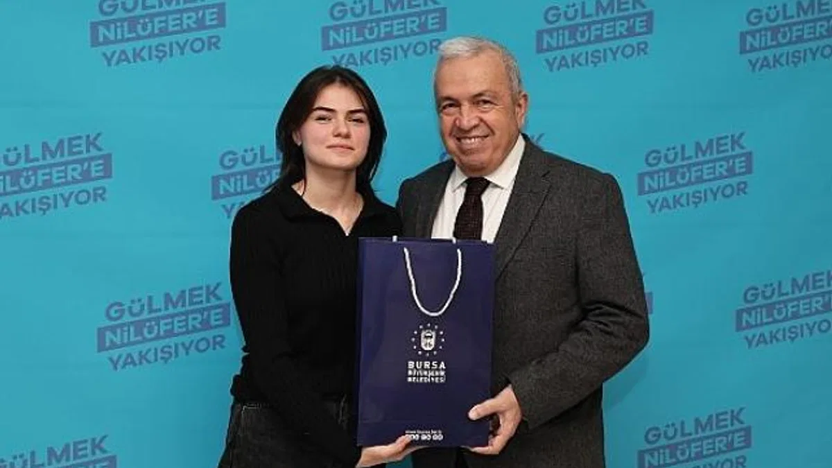 Başkan Şadi Özdemir gençleri ağırladı
