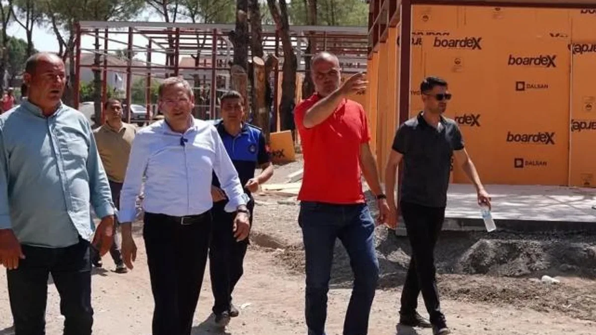 Ayvalık Belediyesi Altınova’da yol çalışmalarını bitirdi