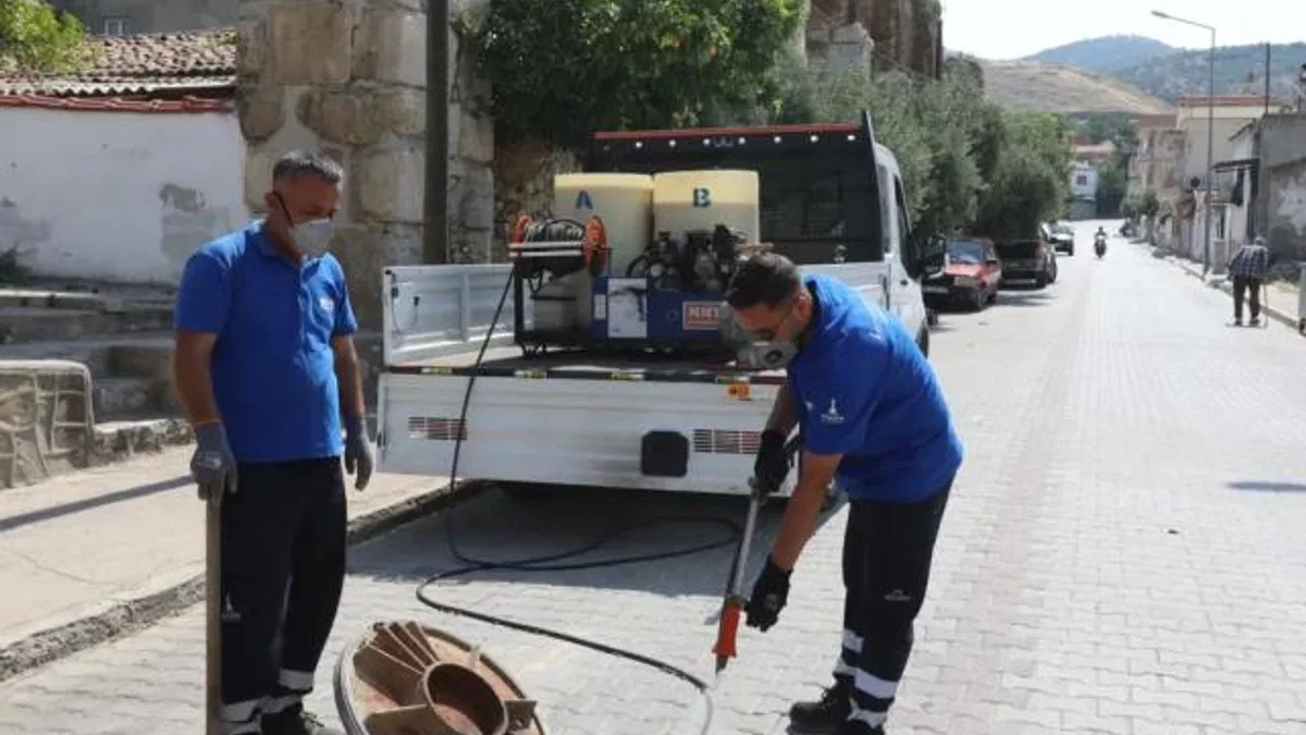 İzmir Efes Selçuk’ta kapsamlı ilaçlama seferberliği