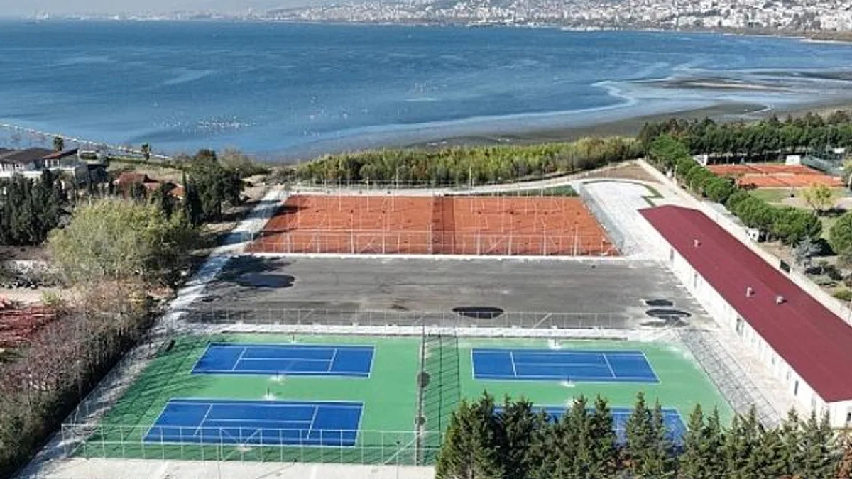Büyükşehir’in İzmit Tenis Merkezinde sona doğru