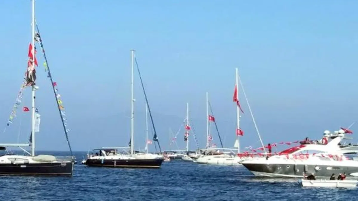Bursa Mudanya’da Cumhuriyet sevdası denize taştı