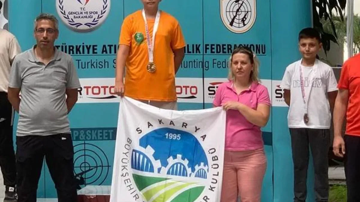 Sakarya Büyükşehir sporcusundan birinciliği getiren atış