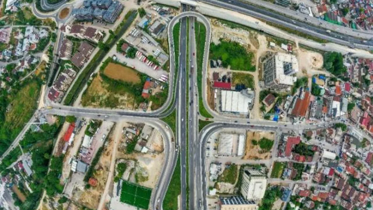 Kocaeli Solaklar Köprülü Kavşağı’na kadın eli