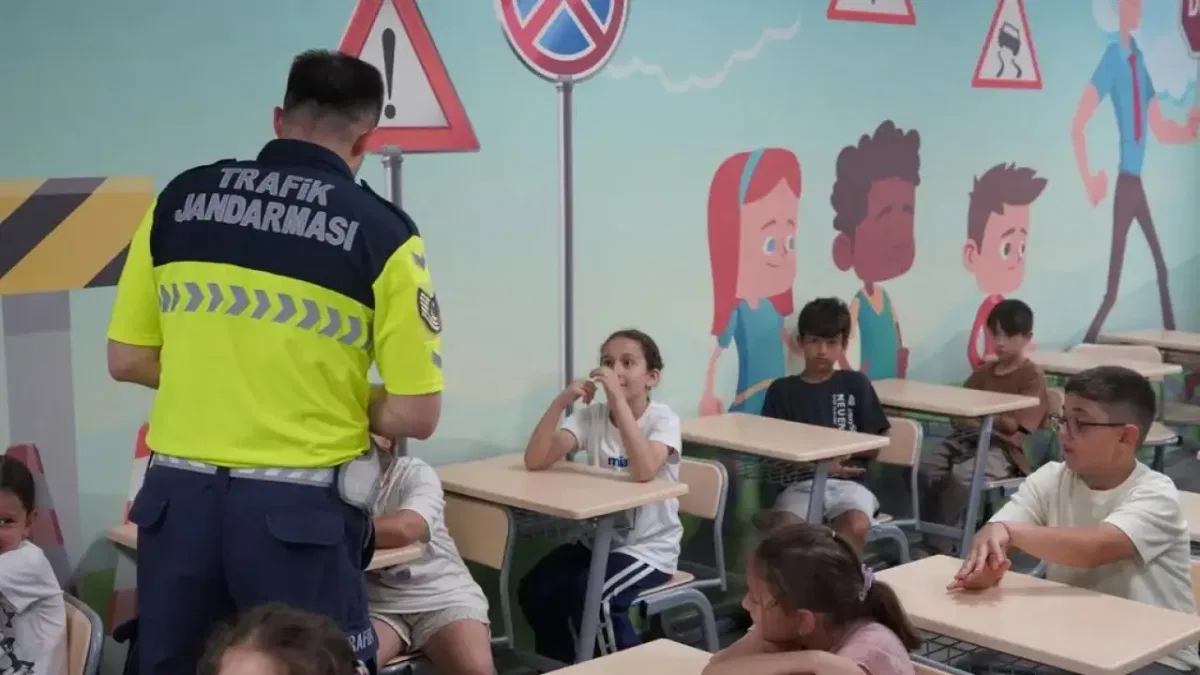Kocaeli’de binlerce öğrenci kuralları Büyükşehir’le öğrendi