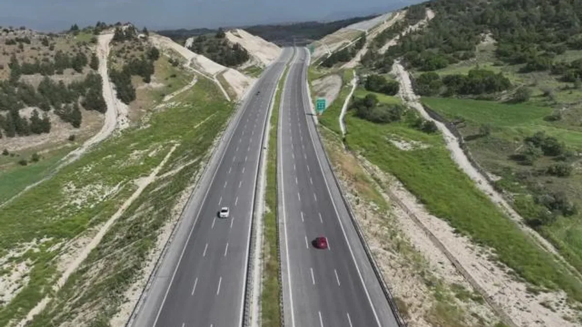 Aydın-Denizli Otoyolu’nu 3 günde 22 bin araç kullandı