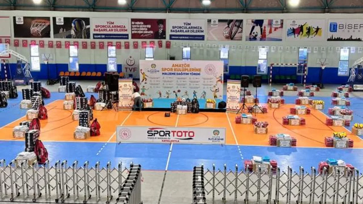Malatya’da amatör spora malzeme desteği