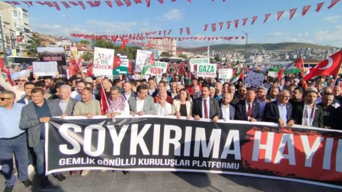 Gemlik’te Gazze’ye destek yürüyüşü
