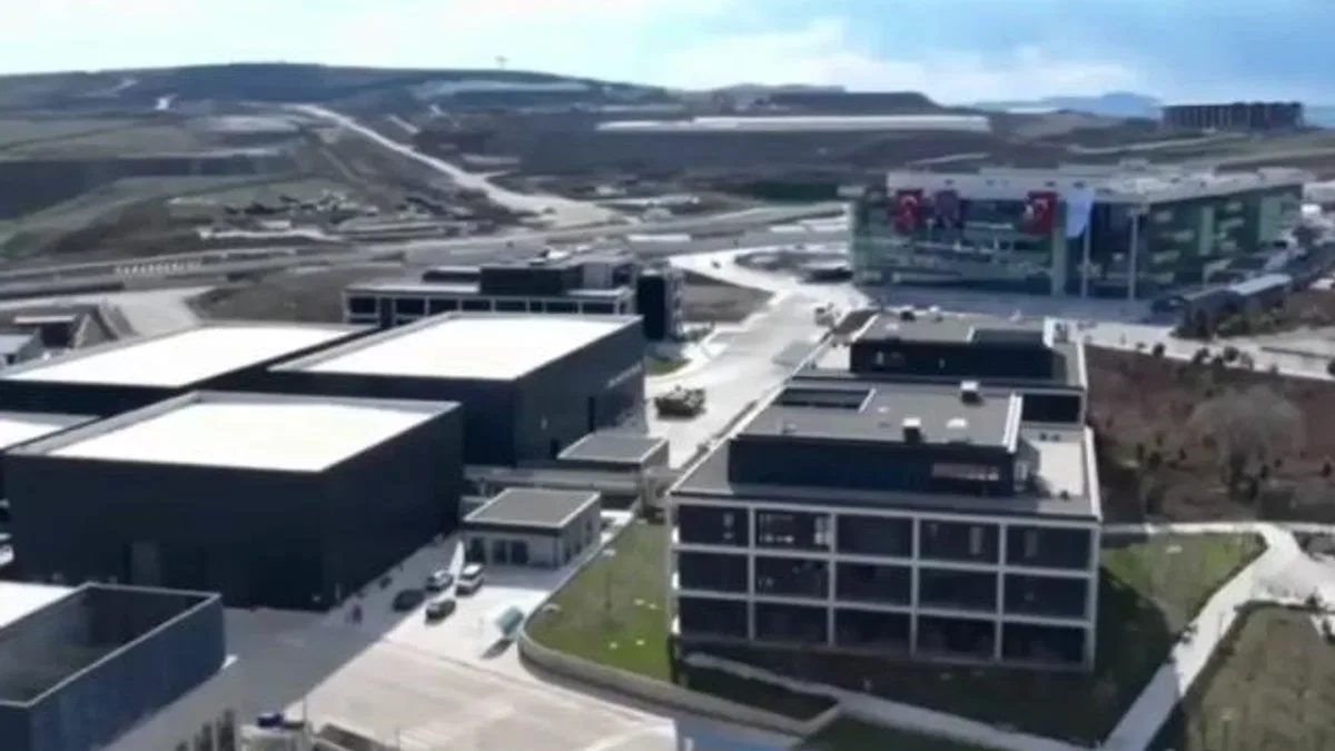 Savunma sanayiinde önemli bir eşik… Roketsan’dan milyar dolarlık yatırım