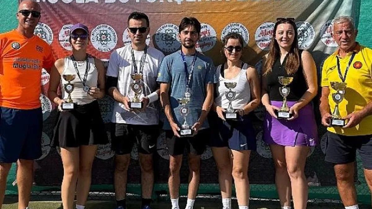Muğla Büyükşehir Belediyesi 6. Geleneksel Cumhuriyet Kupası Karma Tenis Turnuvası Dalaman’da Yapıldı
