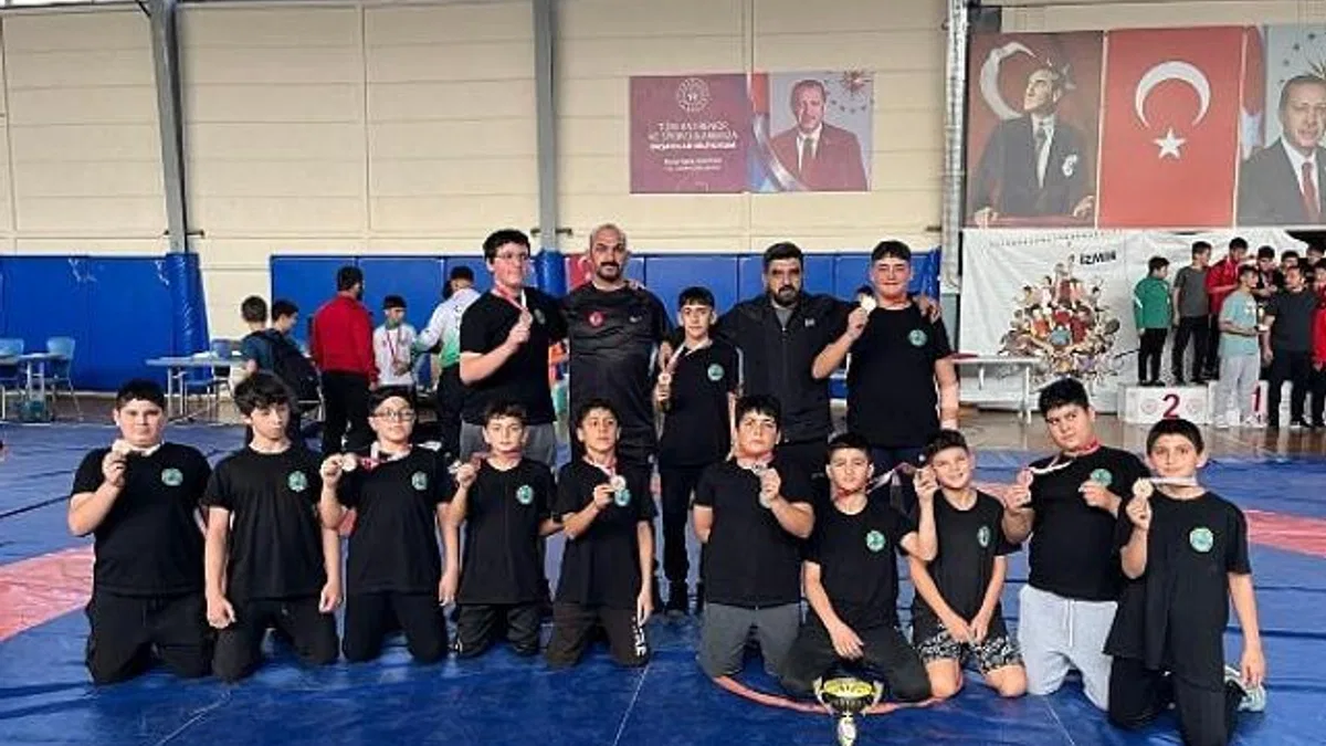 Menemen Belediyesi Güreş Takımı İl Şampiyonu Oldu