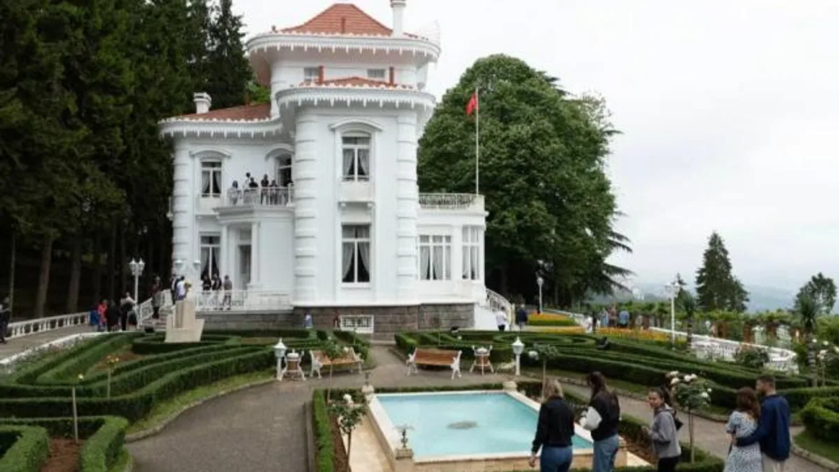 Atatürk Köşkü yüz binlerce ziyaretçi ağırladı