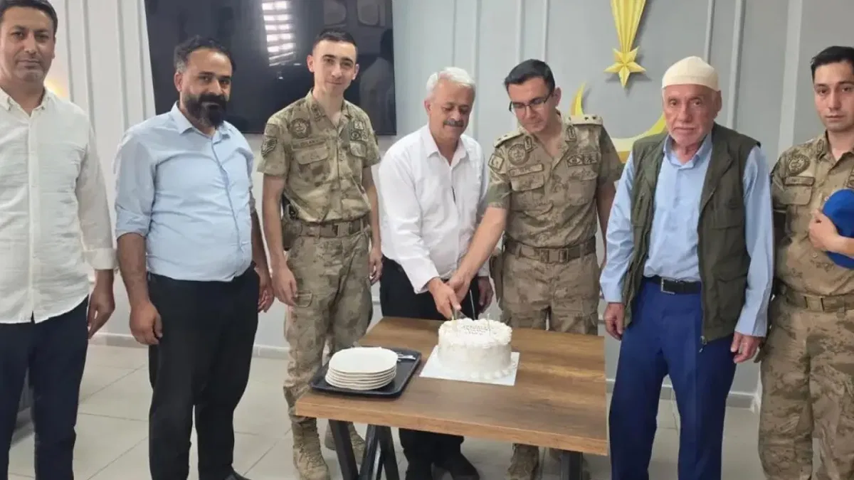 Batman Sason’da şehit ailelerinden Jandarma’ya anlamlı ziyaret