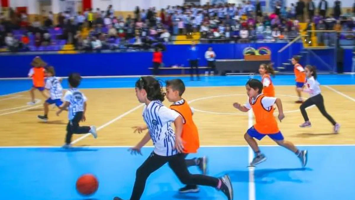 İzmir Karabağlar’da 850 minik sporcudan coşkulu sömestr