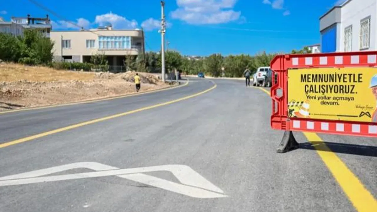 Mersin Büyükşehir Belediyesi Gülnar’da yolları yeniliyor