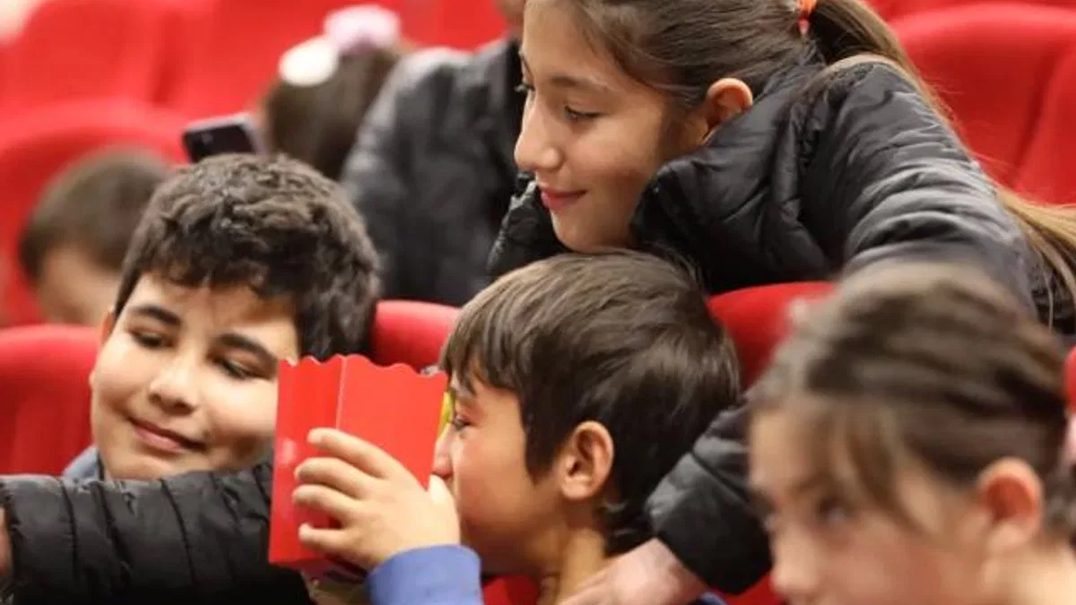 Başkan Aras’ın sinema hediyesine Muğla’da büyük ilgi