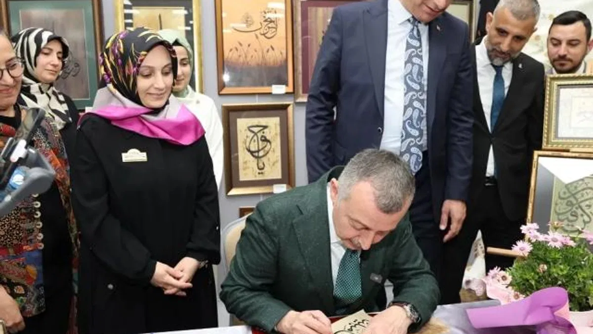 KO-MEK ilçe sergileriyle el emeklerini görücüye çıkarıyor