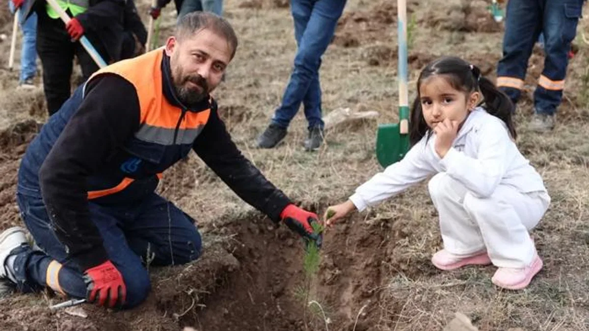 Sivas’ta Muhsin Yazıcıoğlu Vefa Ormanı’na 58 bin fidan