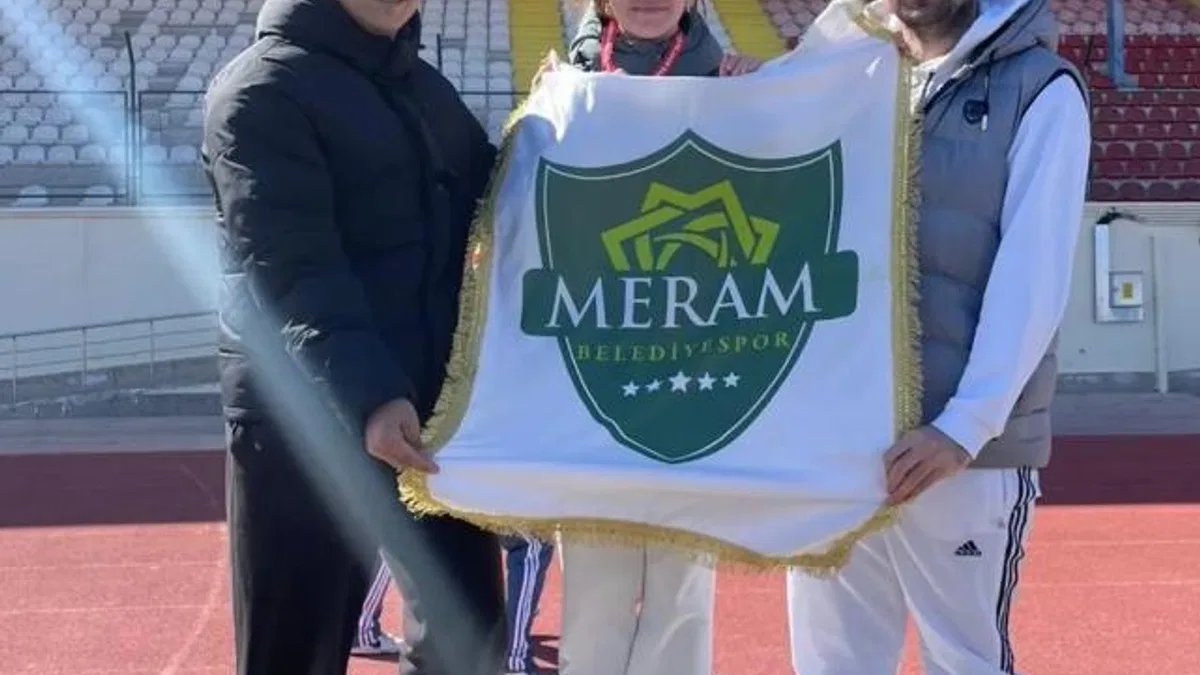 Konya’da Meramlı sporculardan okçulukta çifte başarı