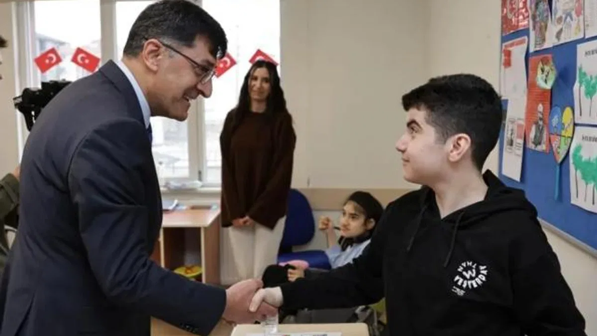 Kütahya’da Başkan Kahveci’den ‘özel eğitim’ ziyareti