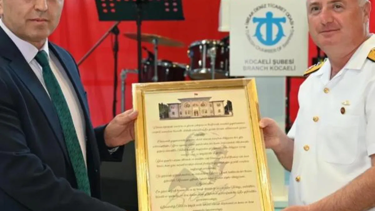 Kocaeli Büyükşehir’e anlamlı plaket