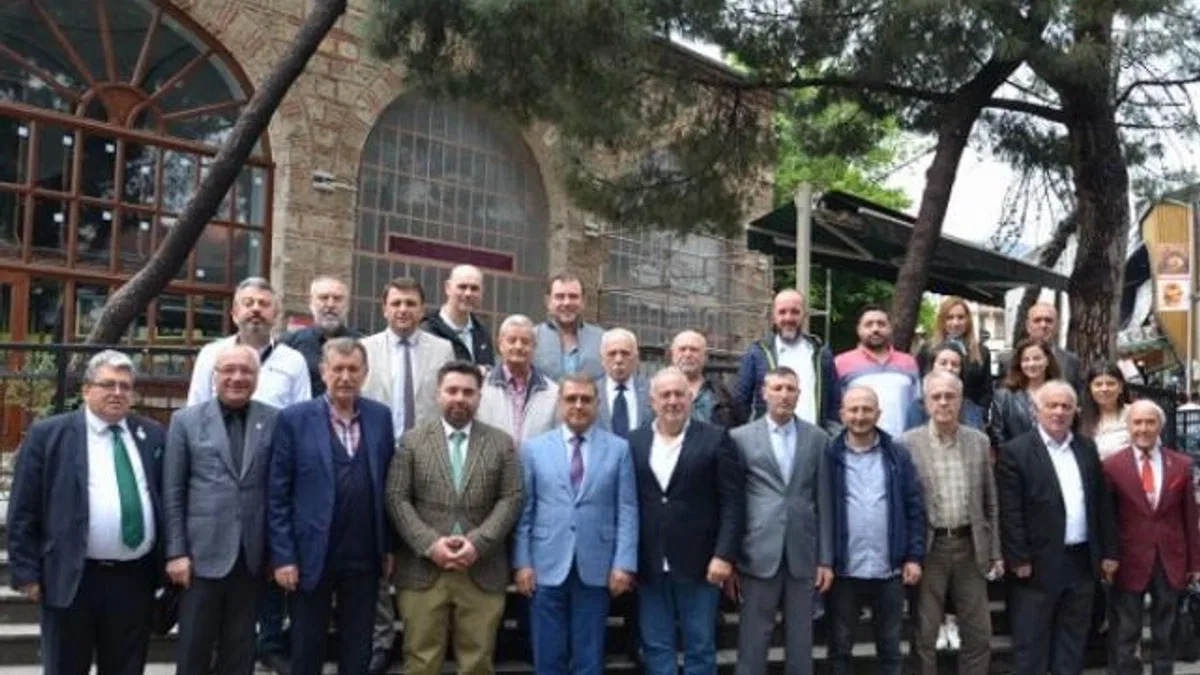 Bursa Cumhuriyet Caddesi’nde ‘esnaf buluşması’