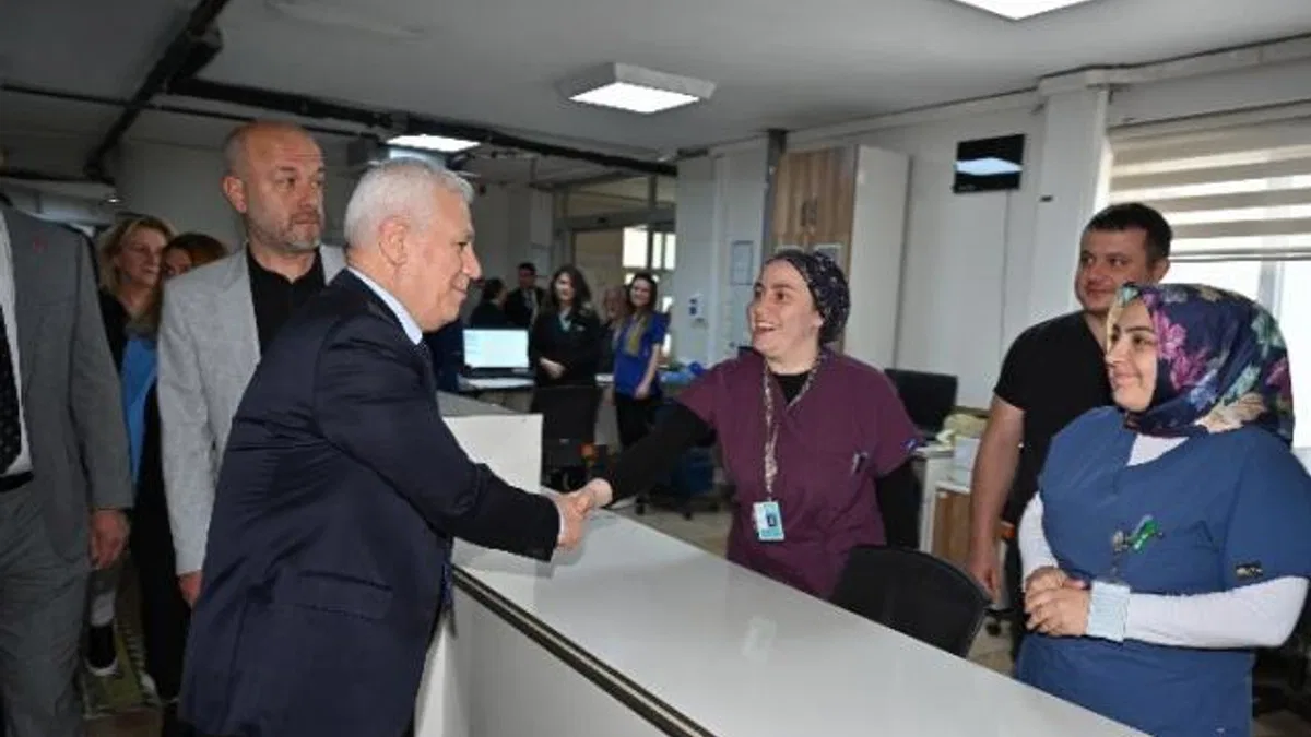 Başkan Bozbey’den hastane ziyareti