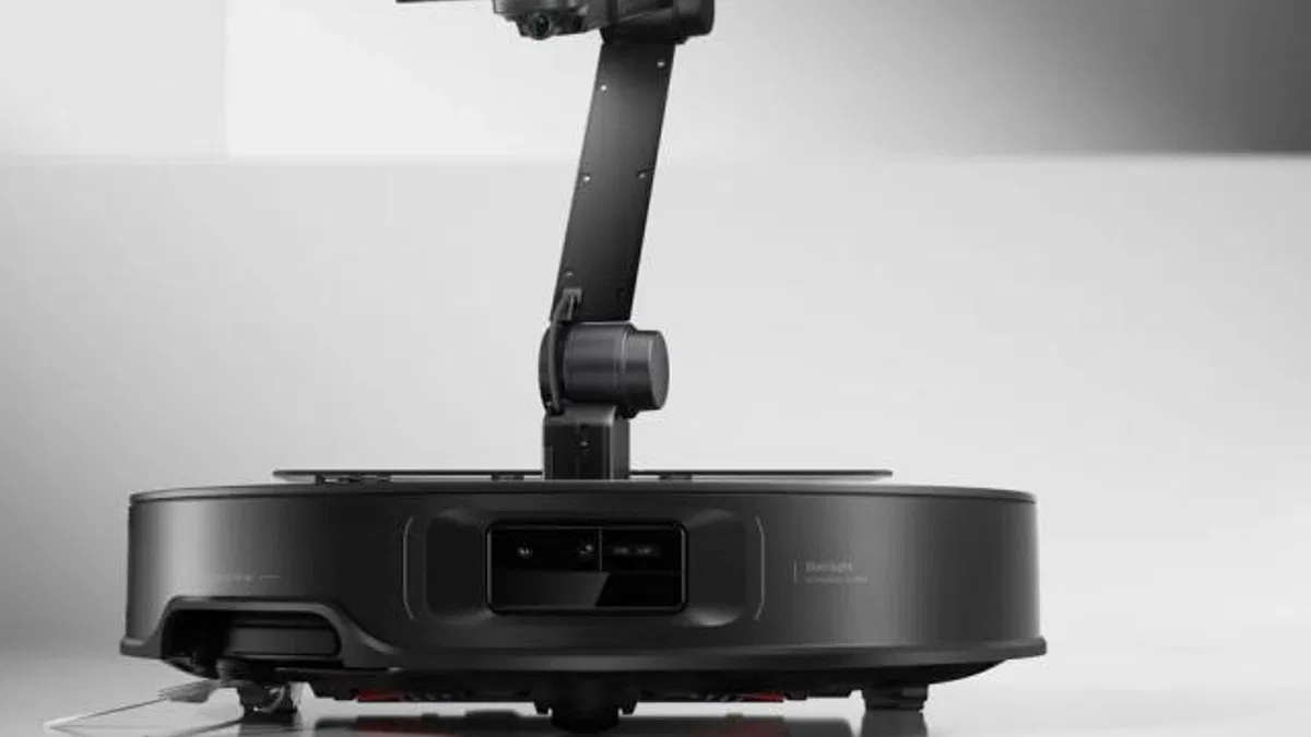 Dünyada bir ilk: İşte robot kollu robot süpürge!
