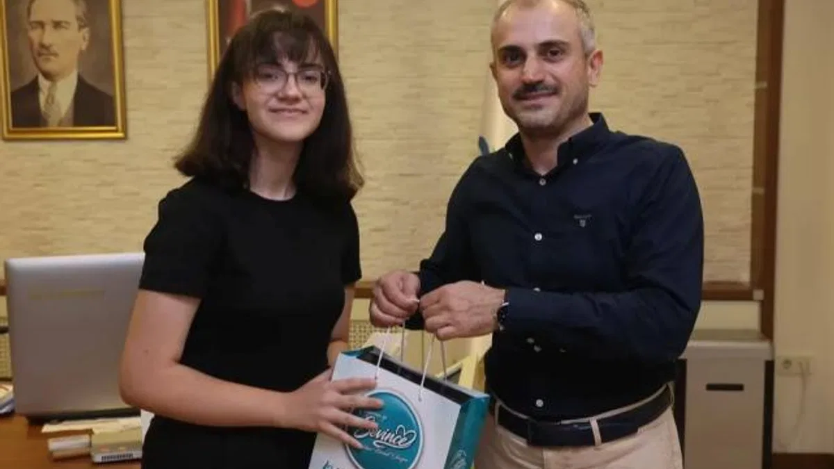 Başkan Çiftçi başarılı öğrenciyi ağırladı