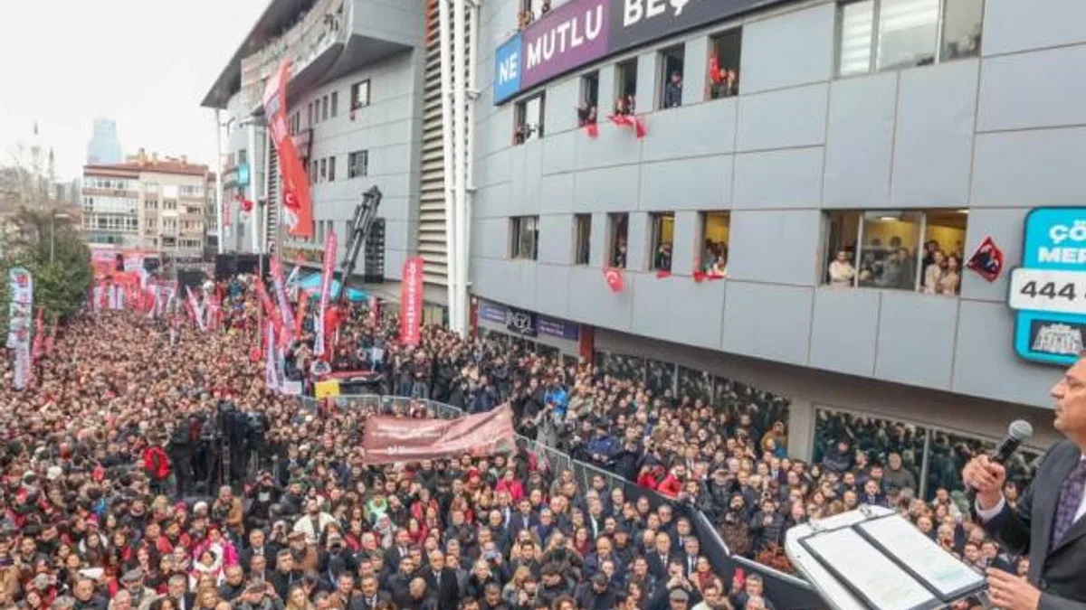 Binler Beşiktaş’ta büyük mitingte! Türk yargısına ‘Özel’ çağrı!