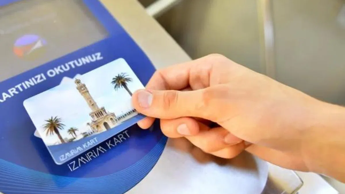 İzmir’de 15 Temmuz’da toplu ulaşım yüzde 50 indirimli