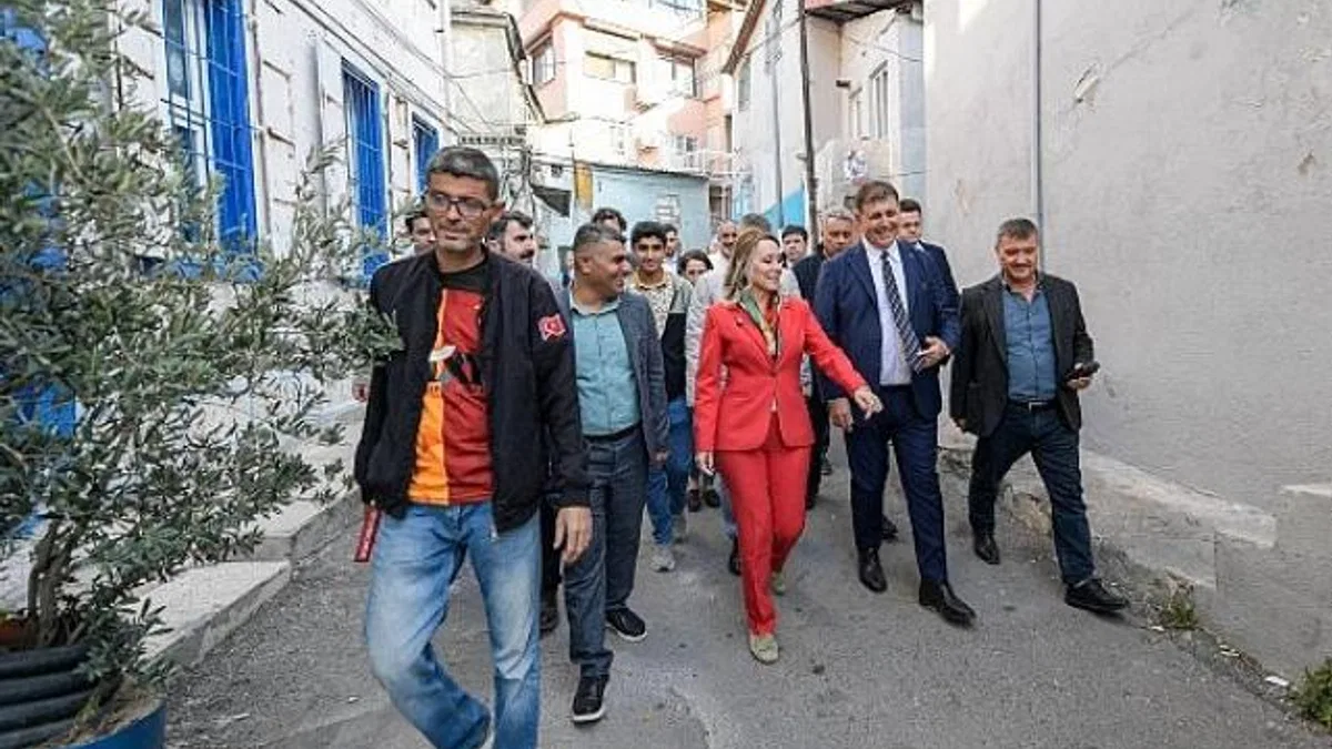 Tarihi mahalleler mercek altında Başkan Tugay: Küçük dokunuşlarla hayatı kolaylaştıracağız