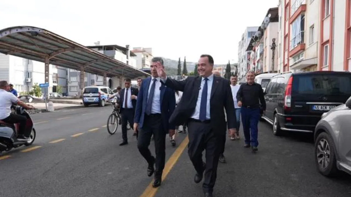 Manisa Soma’ya Başkan Dutlulu’dan asfalt sonrası ziyaret