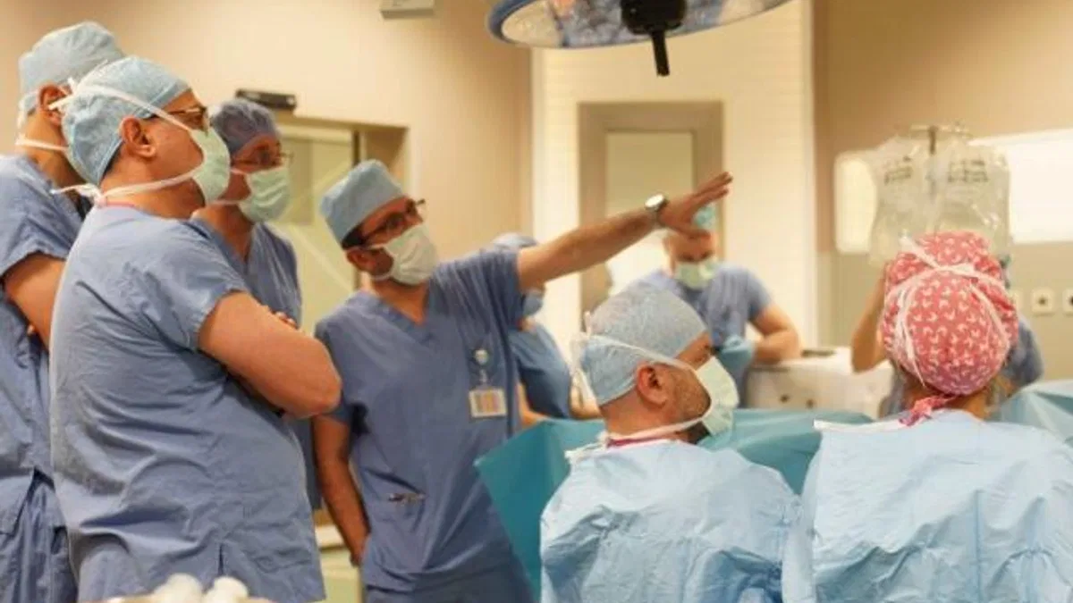 Türk üroloji hekimlerinden yabancı doktorlara eğitim