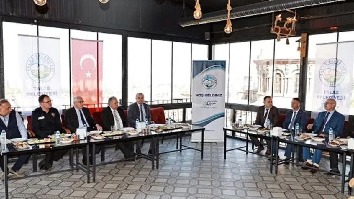 Kayseri Talas’ta muhtar buluşması
