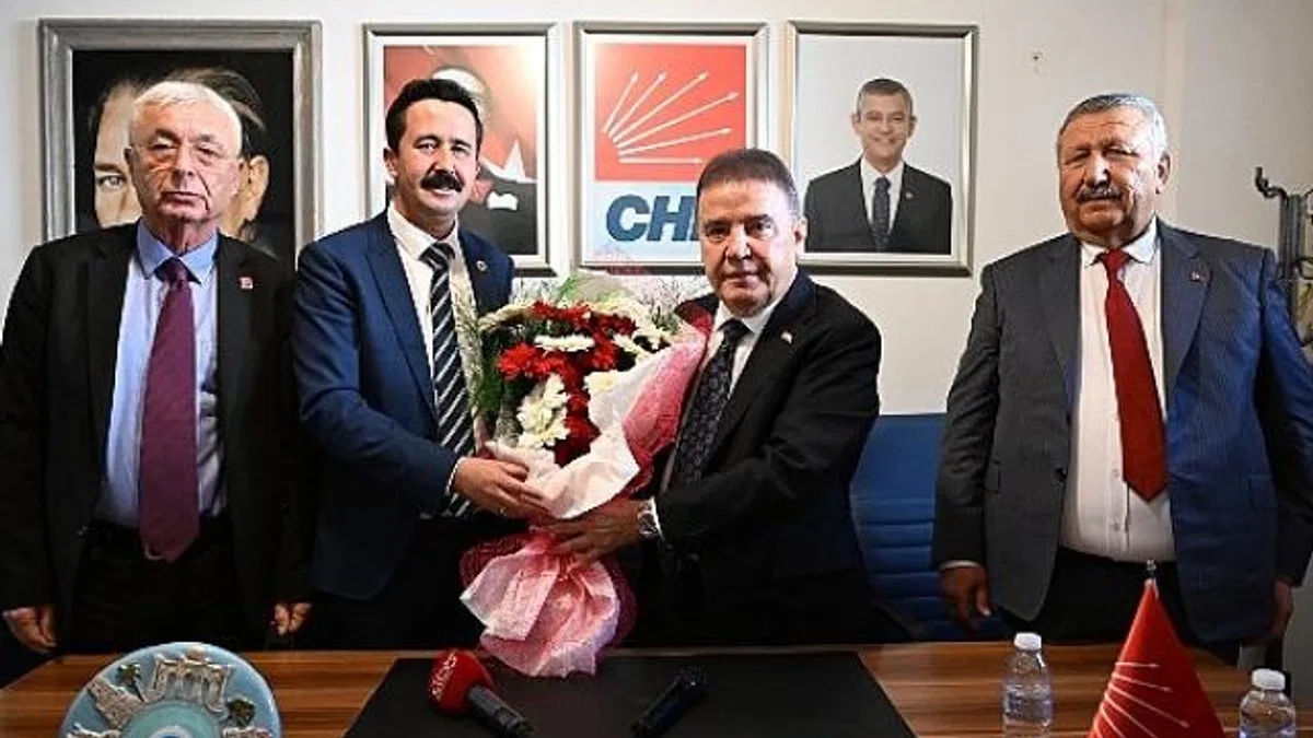 Başkan Böcek Kaş’ı ziyaret etti