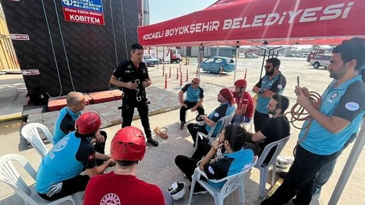 İtfaiyeden UMKE’ye iple erişim eğitimi