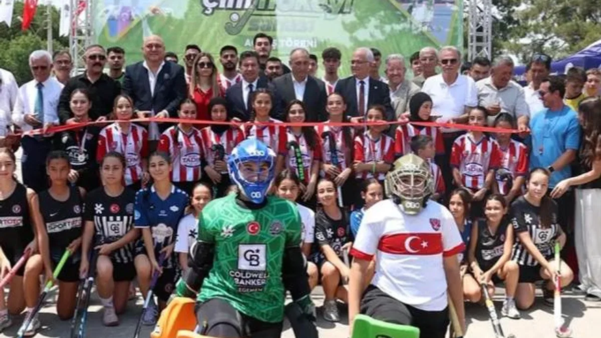 Muğla Yatağan’a çim hokeyi sahası açıldı