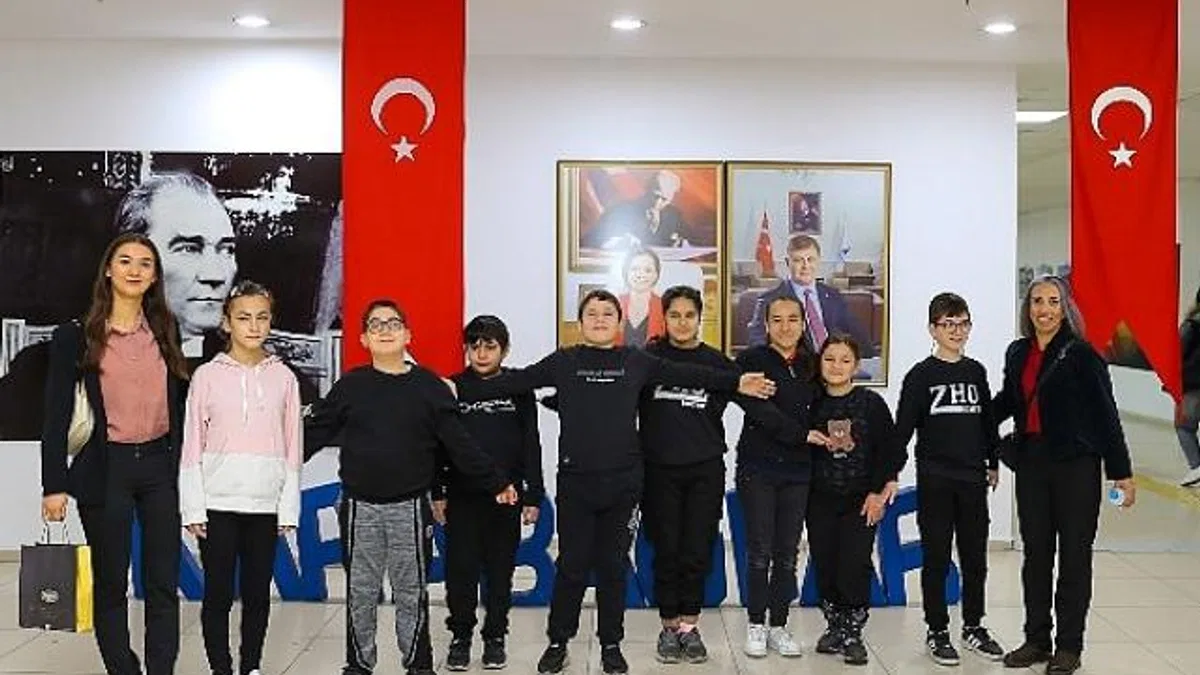 Başkan Kınay özel gereksinimli çocuklarla anlamlı günde buluştu