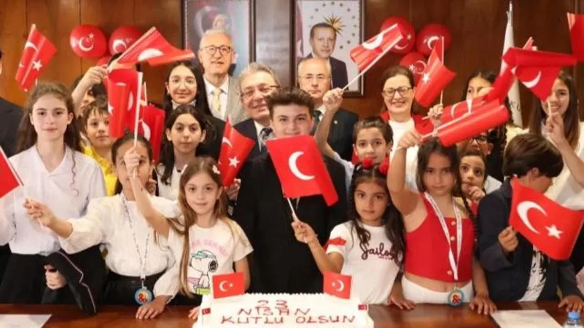 DEÜ’de yönetim çocuklardaydı