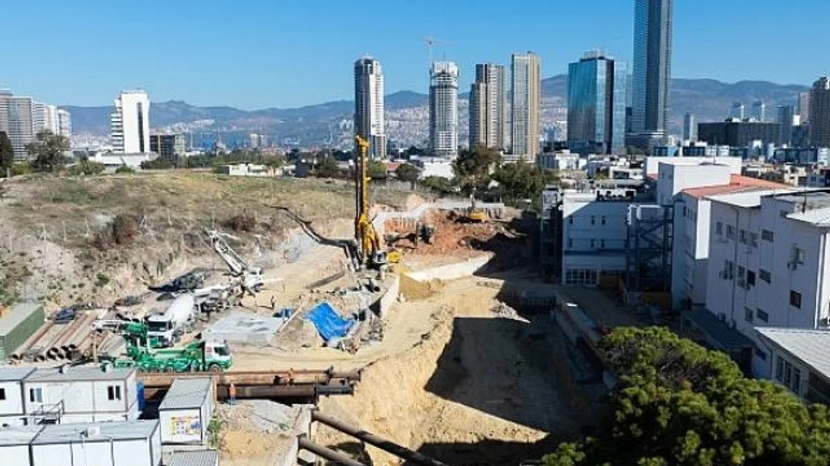 Eşrefpaşa Hastanesi ek bina inşaatında yoğun tempo