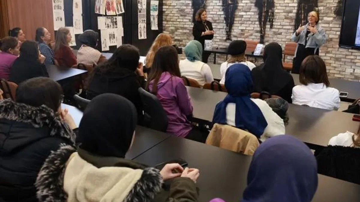 Modaya yön verenler Kocaeli’de gençlere cesaret aşıladı