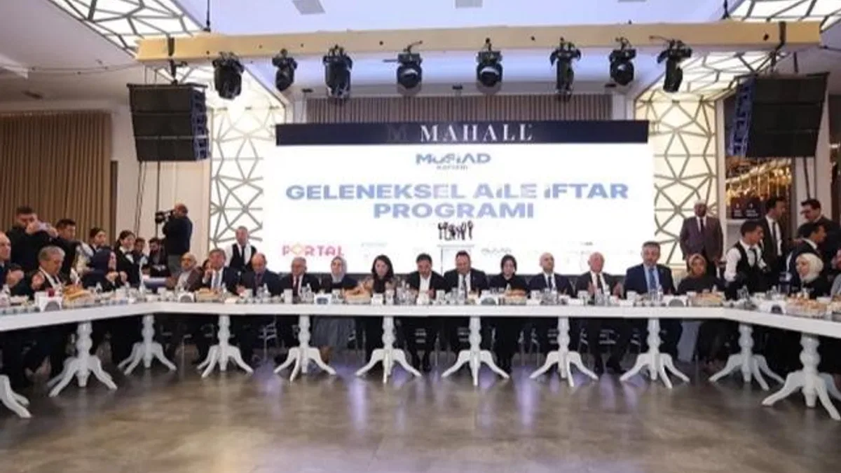 Memduh Büyükkılıç’tan ‘sevgi’ buluşması