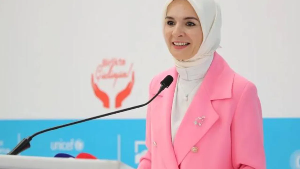 Bakan Göktaş, yetim depremzede çocuklarla lunaparka gitti