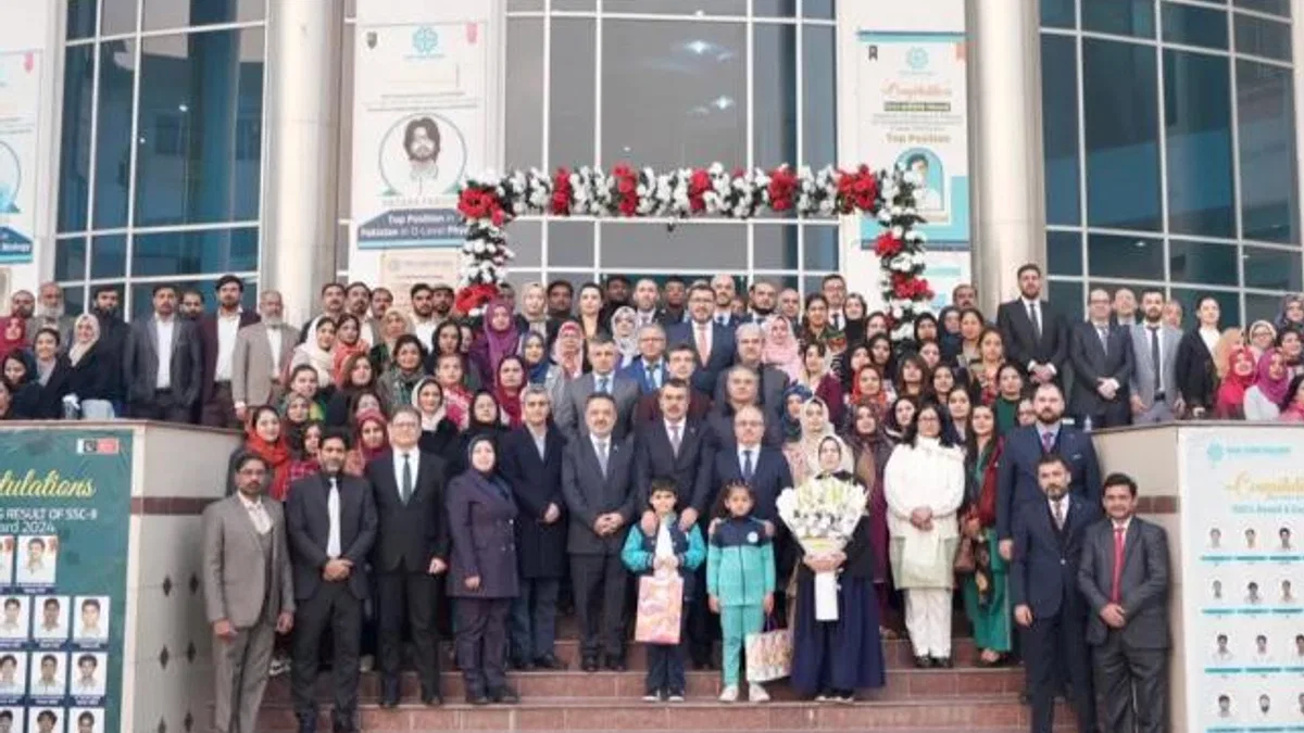 Bakan Tekin’den Pakistan ziyareti