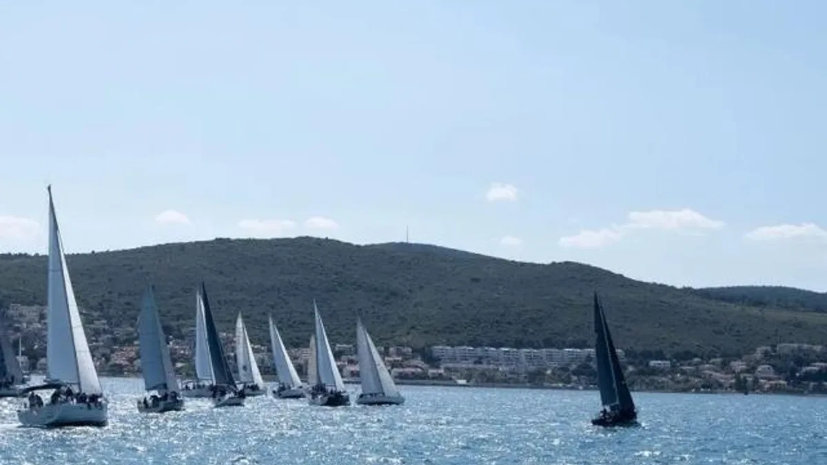 İzmir Marina, kış boyunca yelken tutkunlarını ağırlıyor