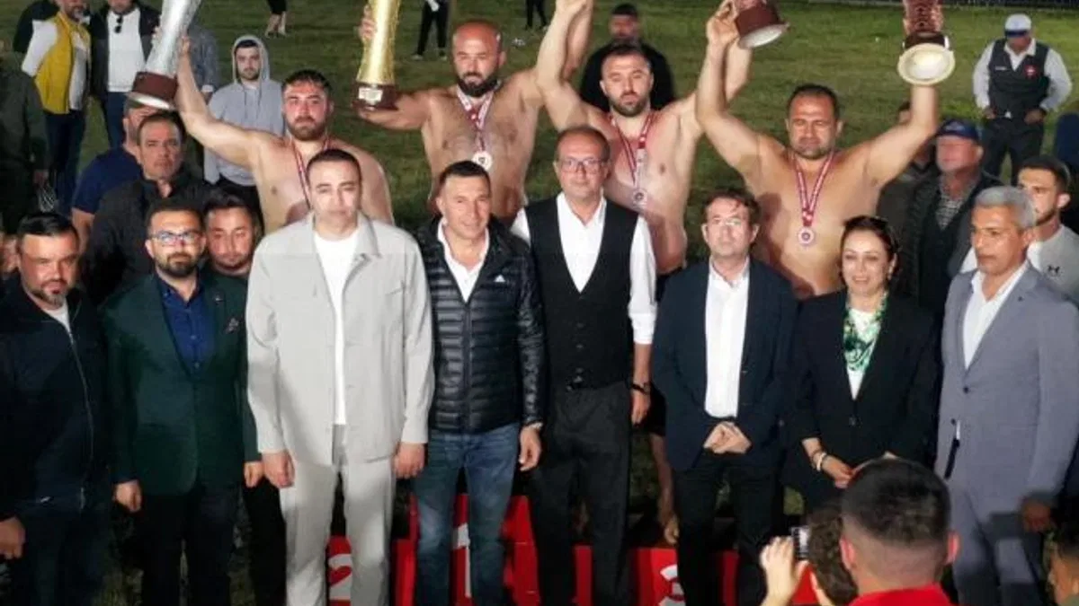 Antalya’da Gazipaşa güreşcisi sezona altın kemerle başladı